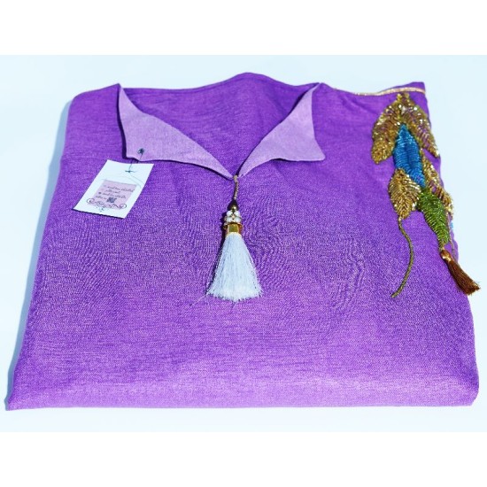 Jebba tunisienne violette en dentelle blanche Jebba tunisienne violette en dentelle blanche